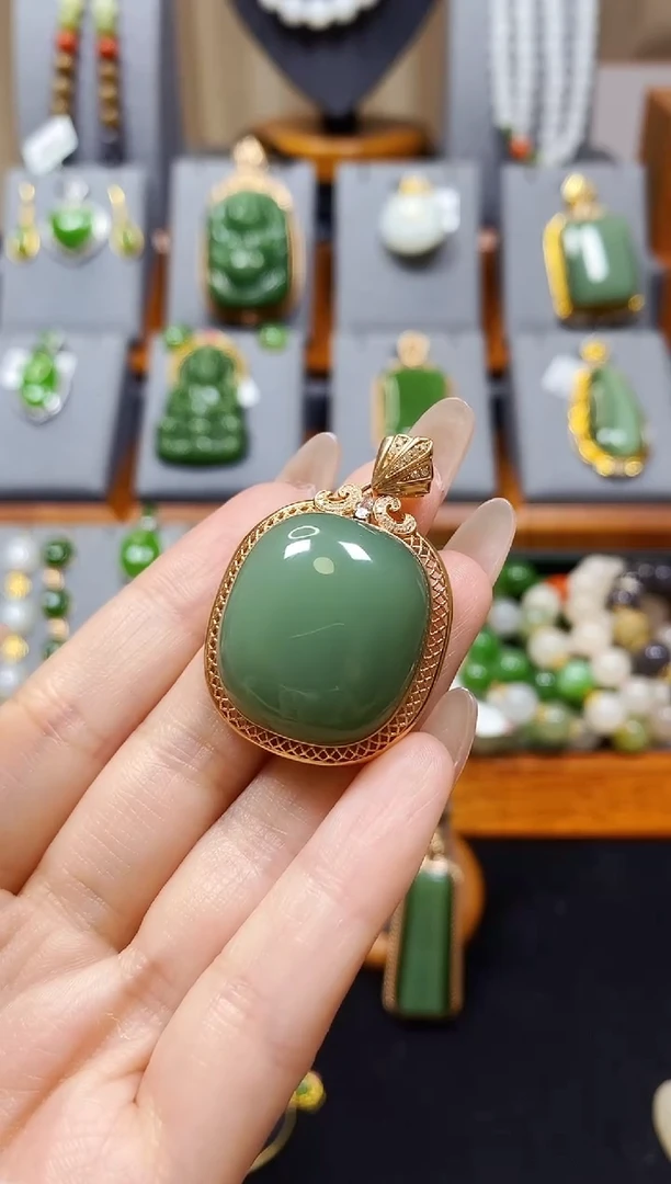 【闪购商品】和田玉粉青方牌吊坠18K金镶嵌*玫瑰金色