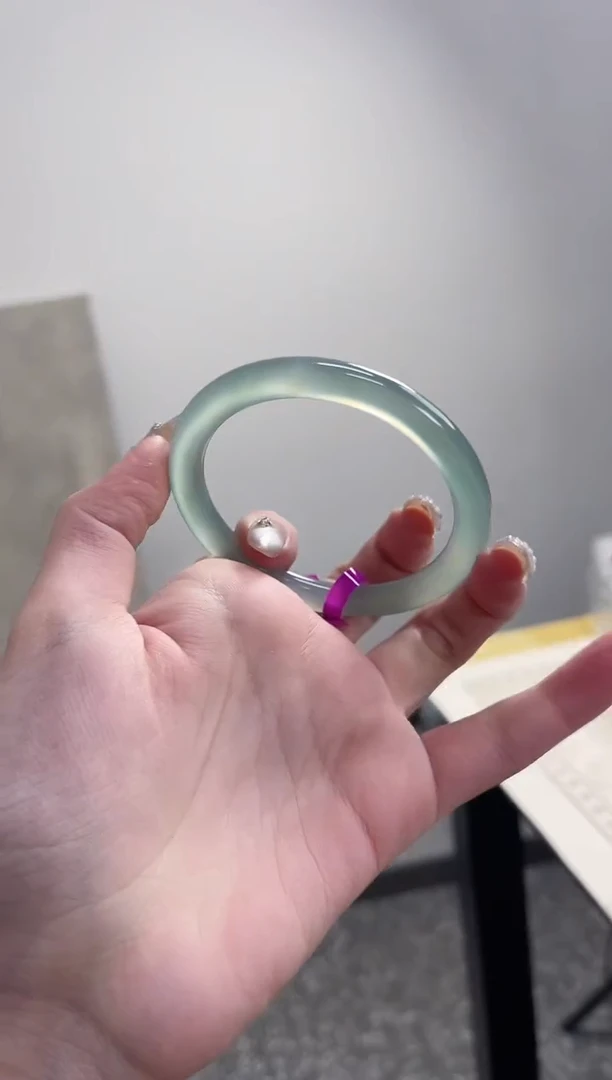 【闪购商品】玛瑙/玉髓手镯未镶嵌56-57圈 需要包容圆条