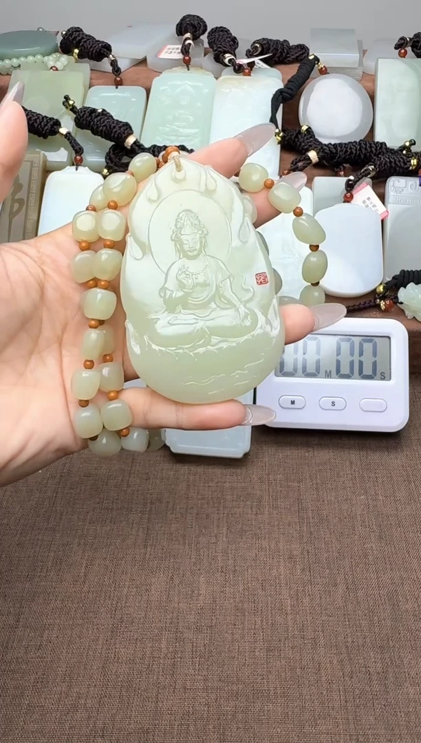 颈饰未镶嵌和田玉1