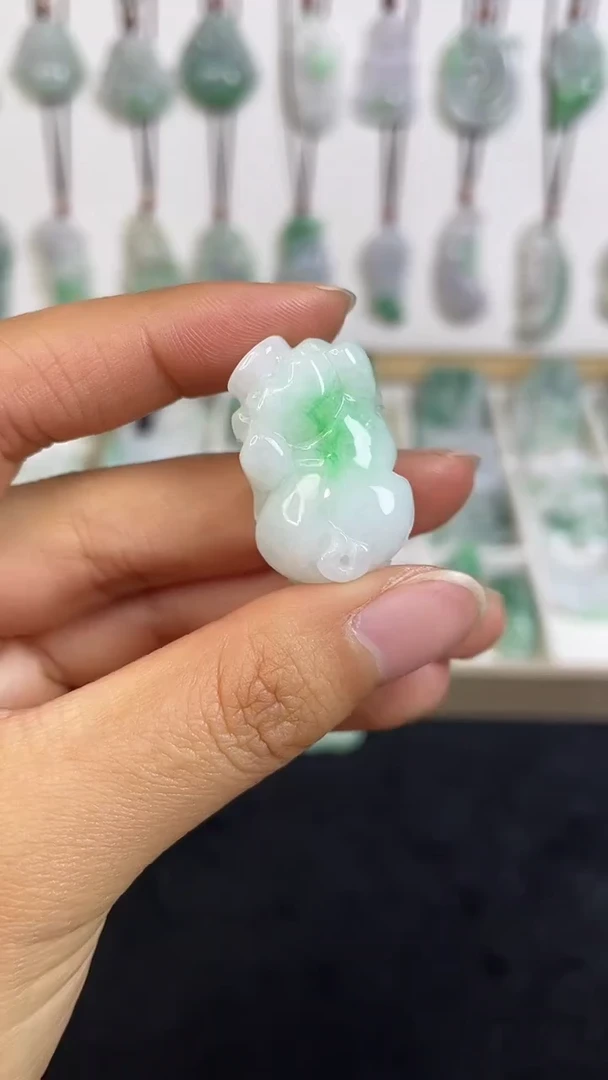 颈饰未镶嵌翡翠1