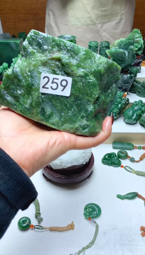 未镶嵌和田玉挂件1