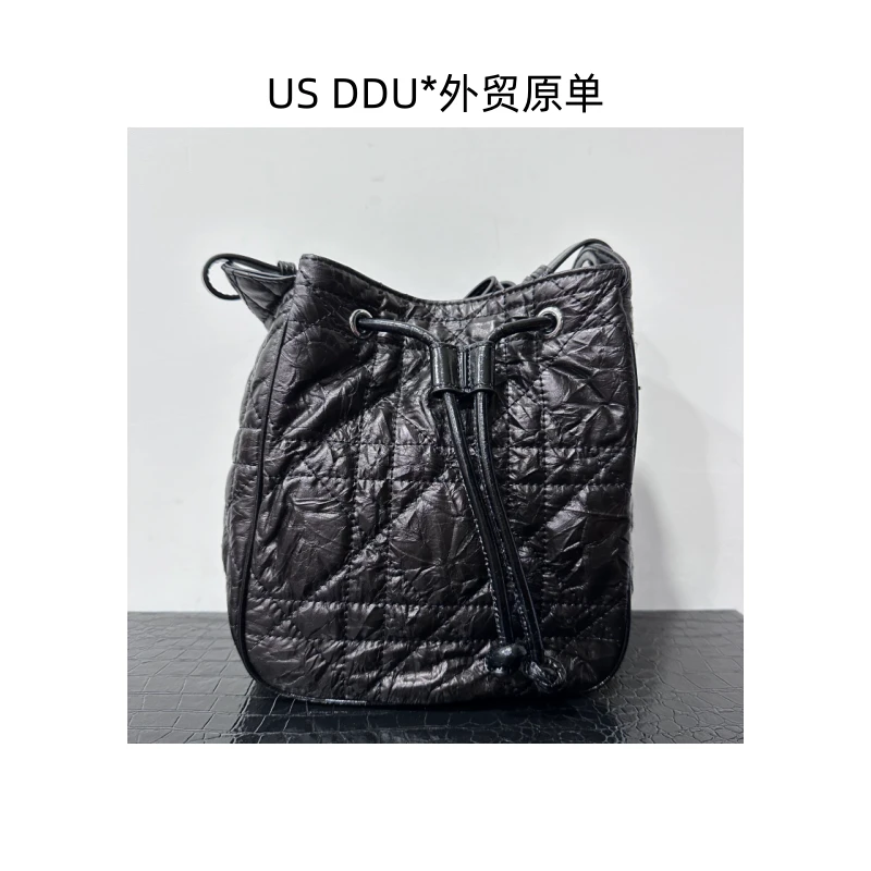 A216 黑色菱格抽绳水桶包手提包3623/K024