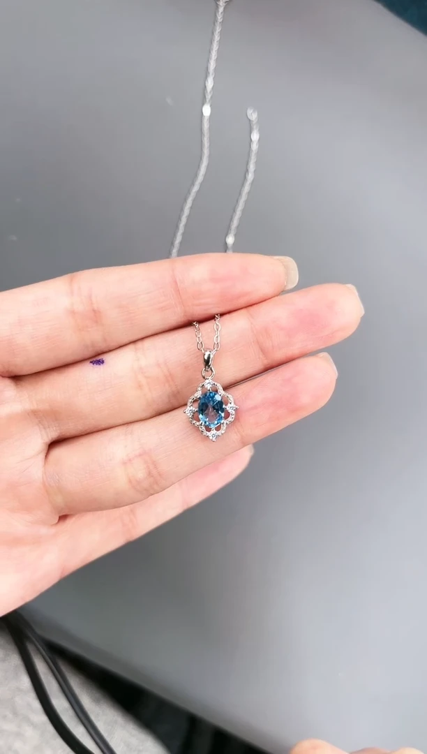 【闪购商品】托帕石颈饰银S925镶嵌w98