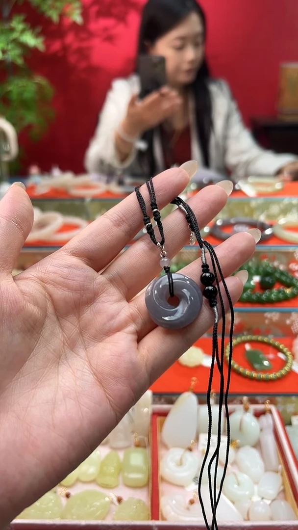 颈饰未镶嵌和田玉孟****飘烟紫莫比乌斯环