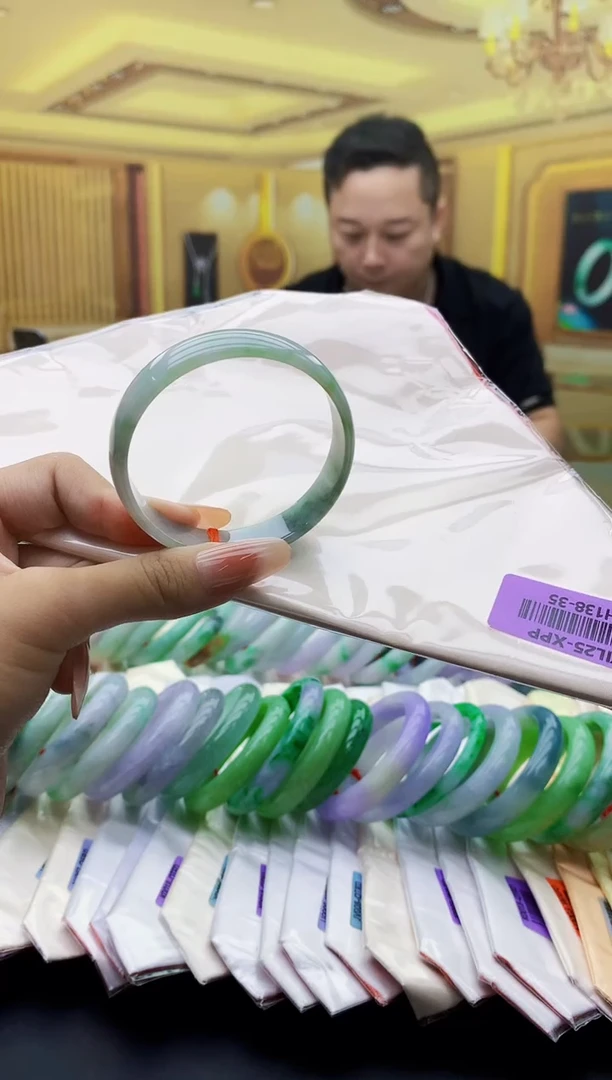 未镶嵌手镯翡翠AAAA