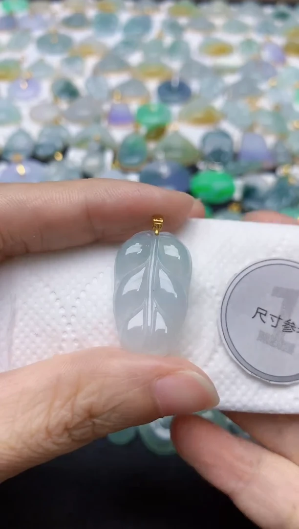 翡翠18K金镶嵌颈饰天然缅甸A货翡翠