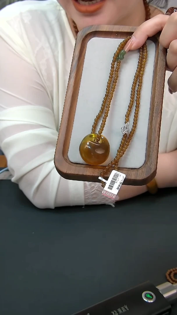 未镶嵌颈饰琥珀称心如意L0371