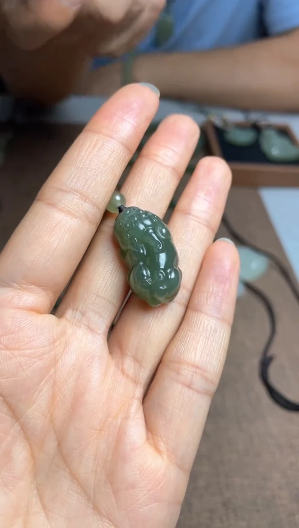 颈饰未镶嵌和田玉1