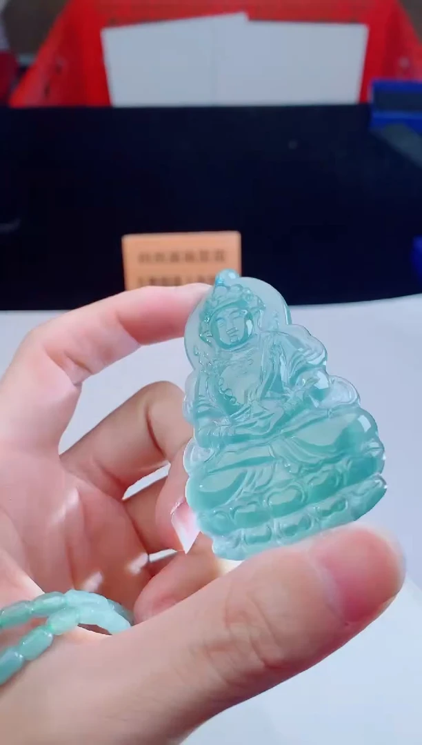 颈饰未镶嵌翡翠    ·