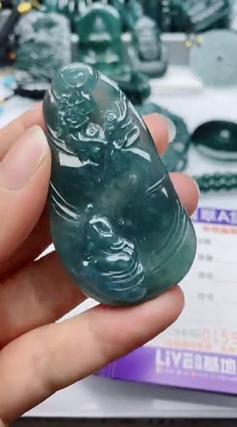 翡翠未镶嵌颈饰