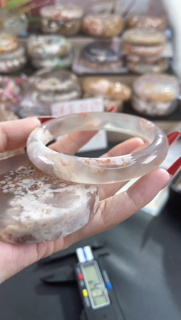 未镶嵌手镯石英质玉64