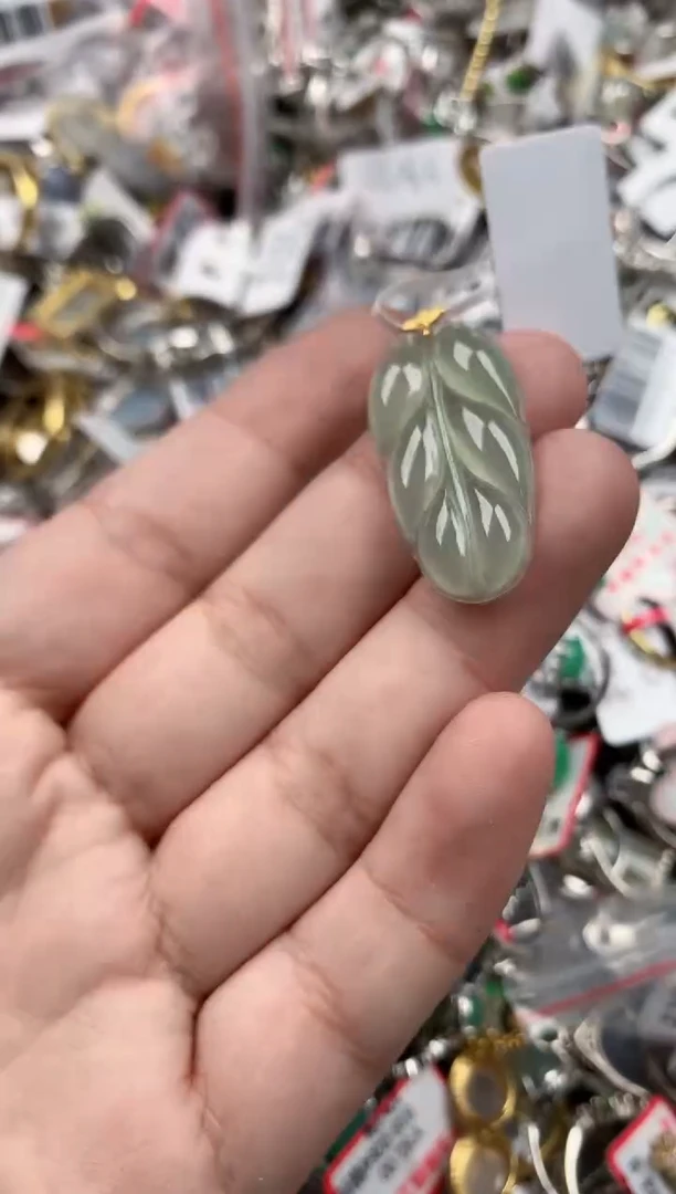 18K金镶嵌戒指翡翠13    7