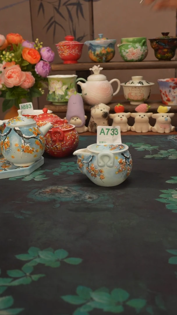 是泥吖  腊梅雪景宝瓶733