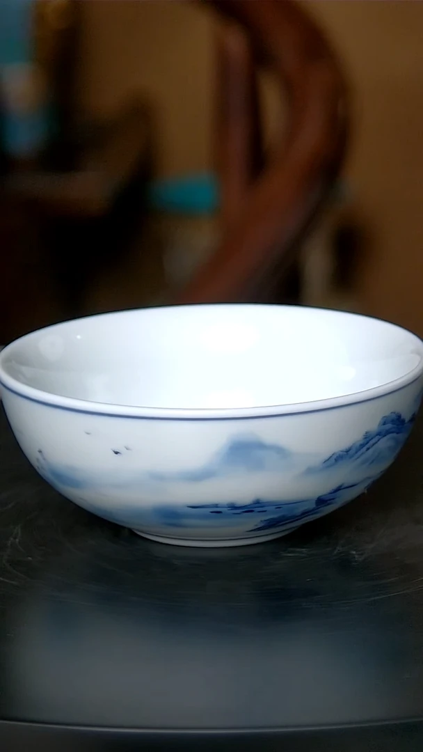 景德镇青花山水普洱杯