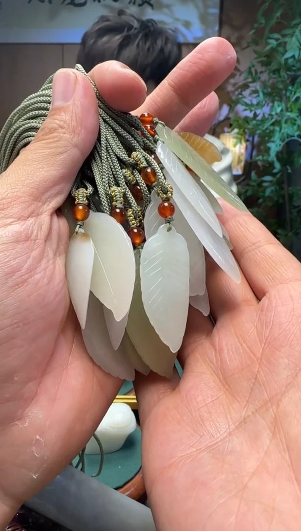 【闪购商品】和田玉挂件未镶嵌随机/颜色.、大小发一