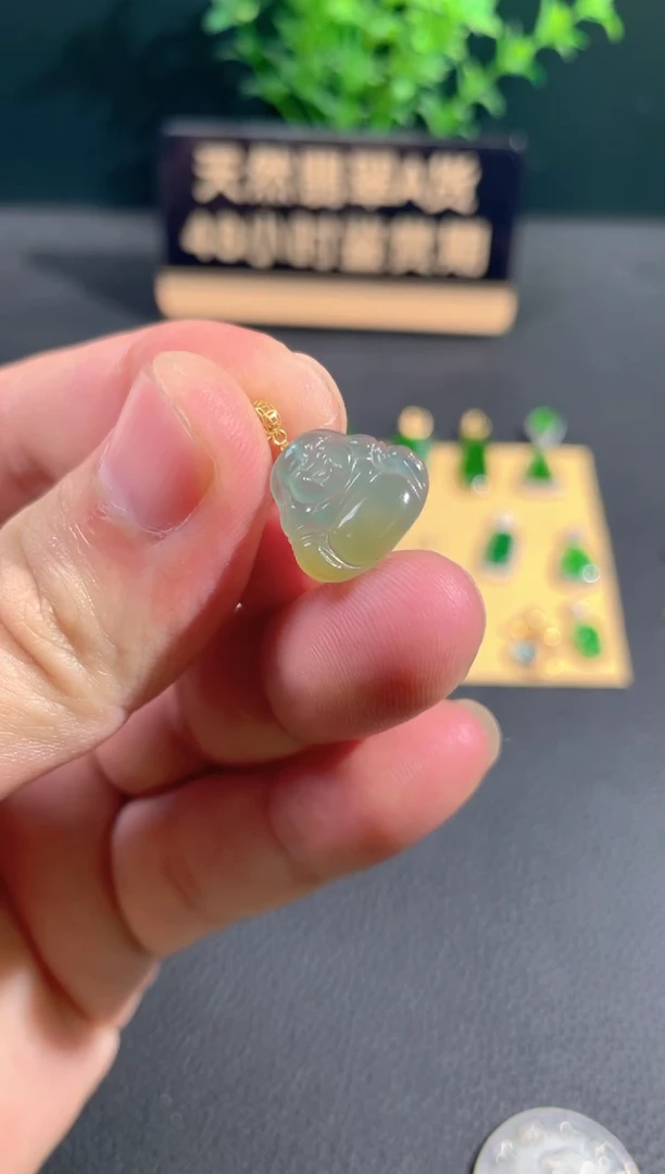 【闪购商品】翡翠颈饰18K金镶嵌翡翠