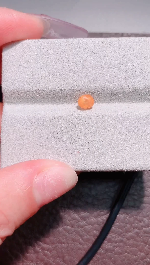 未镶嵌珠宝半成品石榴石（芬达石）天然裸石0.96ct