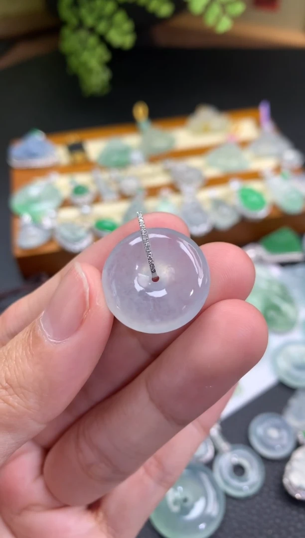 【闪购商品】翡翠套链18K金镶嵌平安扣