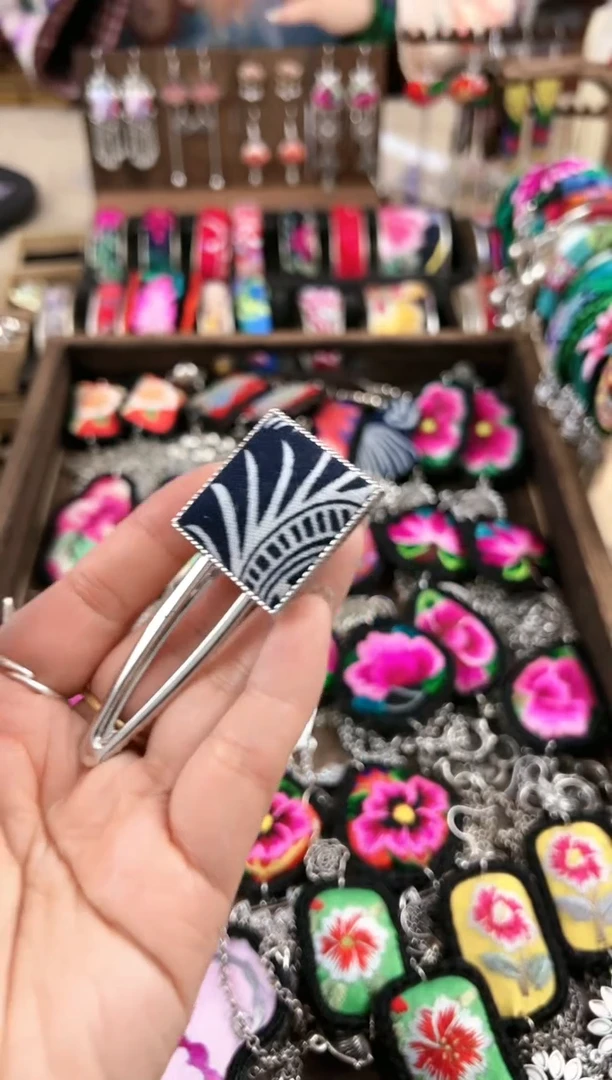 【闪购商品】织绣民族风老绣饰品342