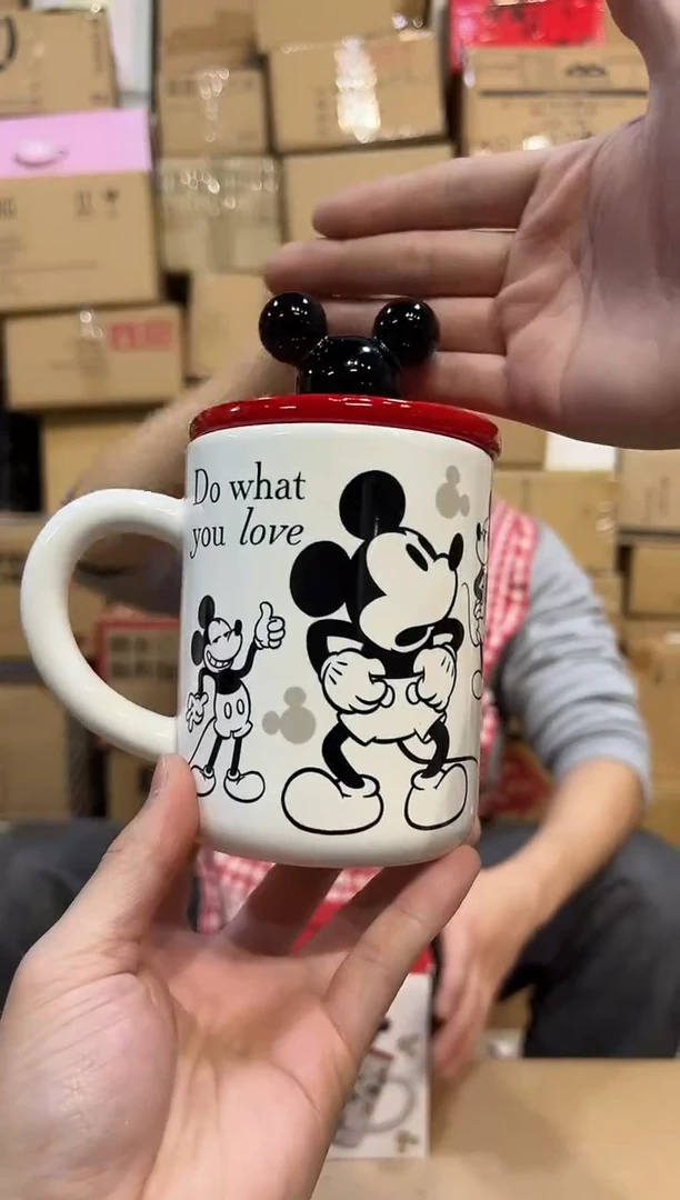 【闪购商品】杯原盒米奇手稿带盖杯