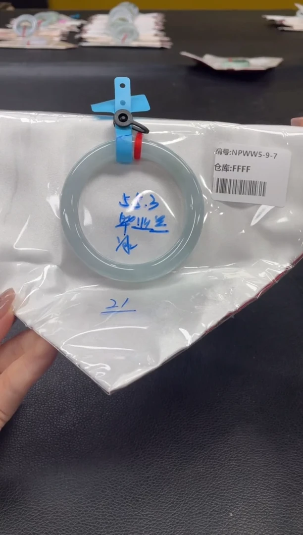 未镶嵌手镯翡翠翡翠手镯