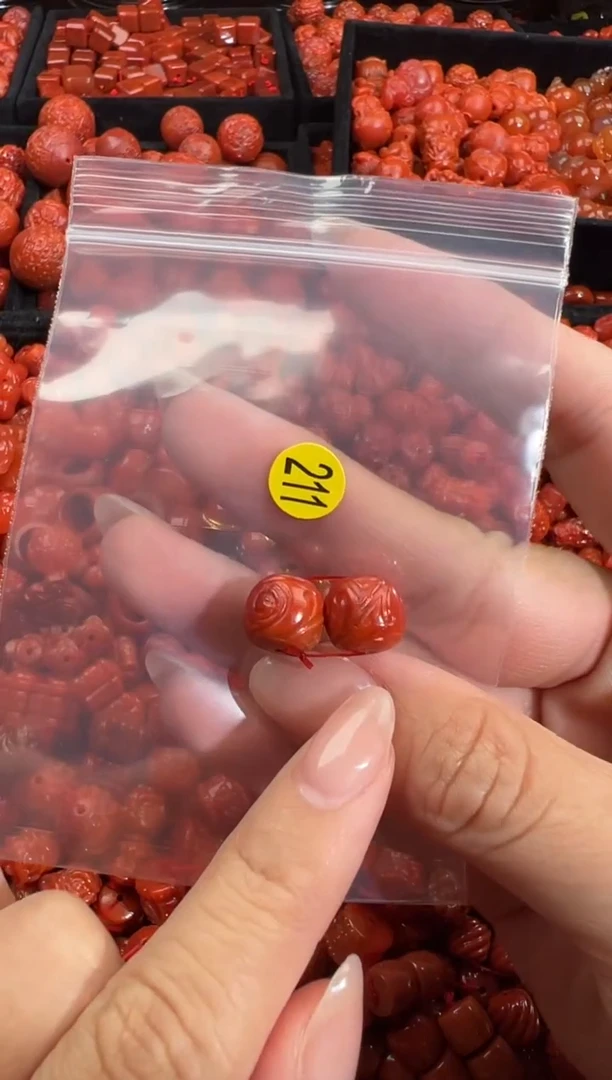 南红玛瑙未镶嵌颈饰1