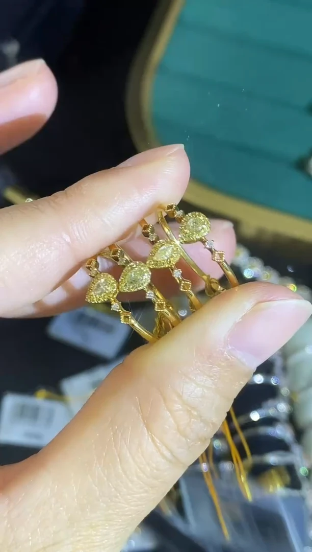 18K金镶嵌戒指钻石多样性发一