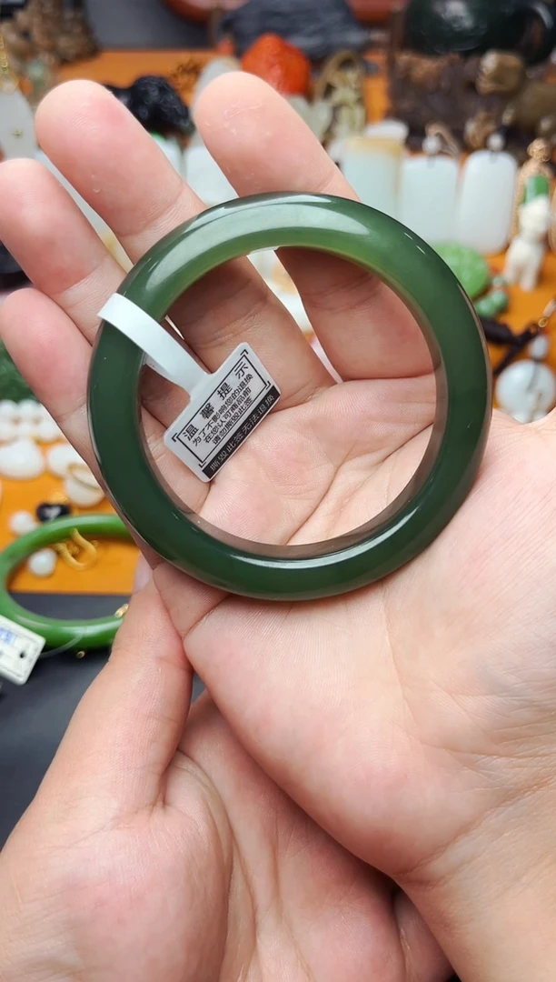 【闪购商品】和田玉手镯未镶嵌56.9圈口01