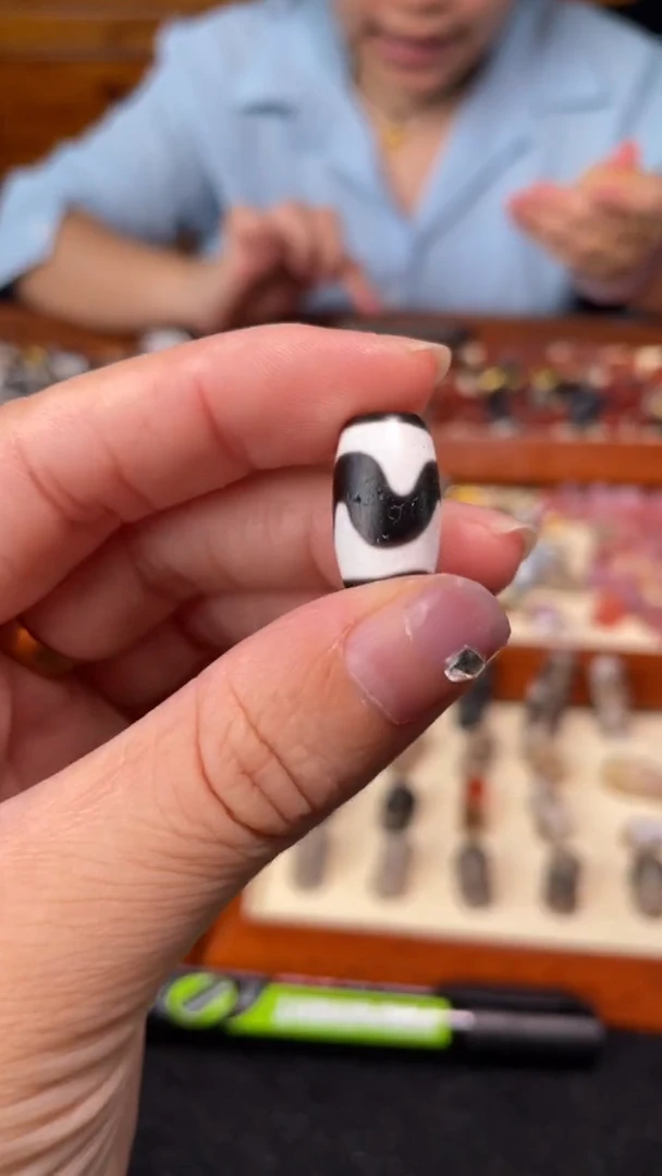 玛瑙/玉髓颈饰未镶嵌14虎牙