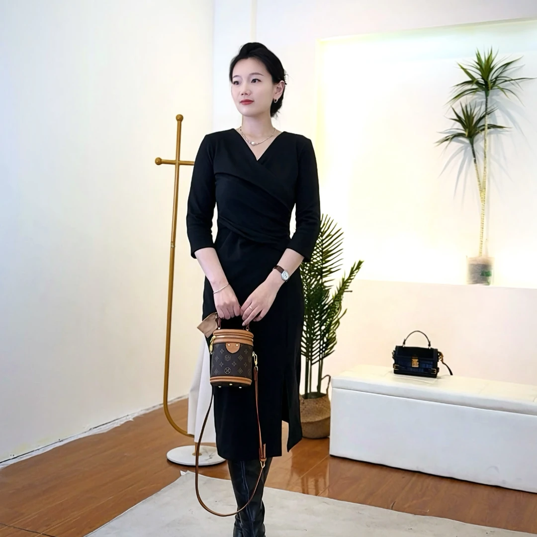 2025新款春秋冬V领不规则气质连衣裙女七分袖显瘦打底中长裙