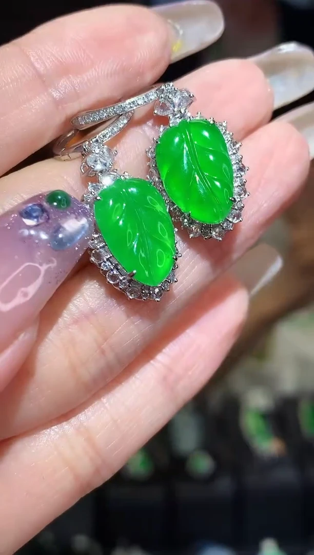 【闪购商品】翡翠耳饰18K金镶嵌叶子