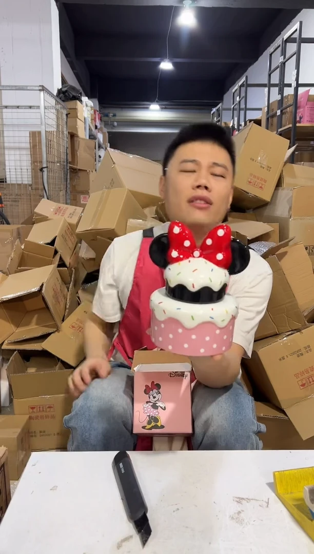 瓷片原盒米妮蛋糕罐子
