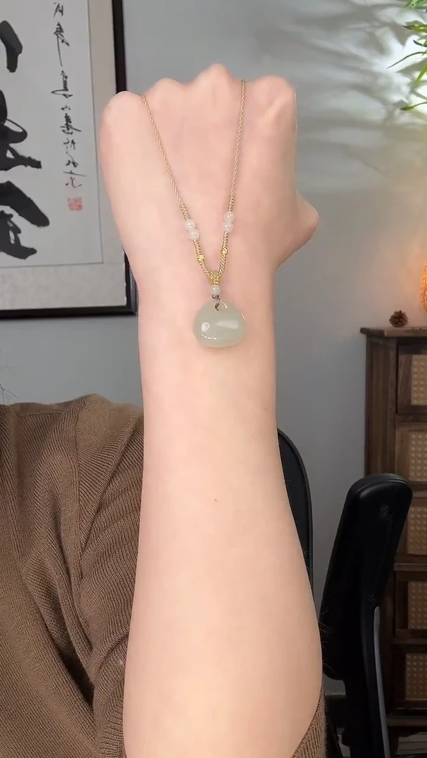 颈饰未镶嵌和田玉钱袋