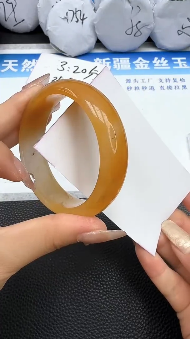【闪购商品】石英质玉手镯未镶嵌15