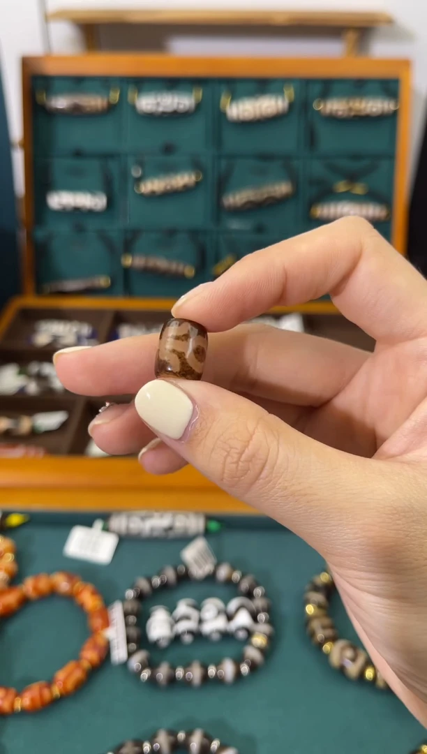 玛瑙/玉髓（覆膜）颈饰未镶嵌18.（微瑕随机发货）