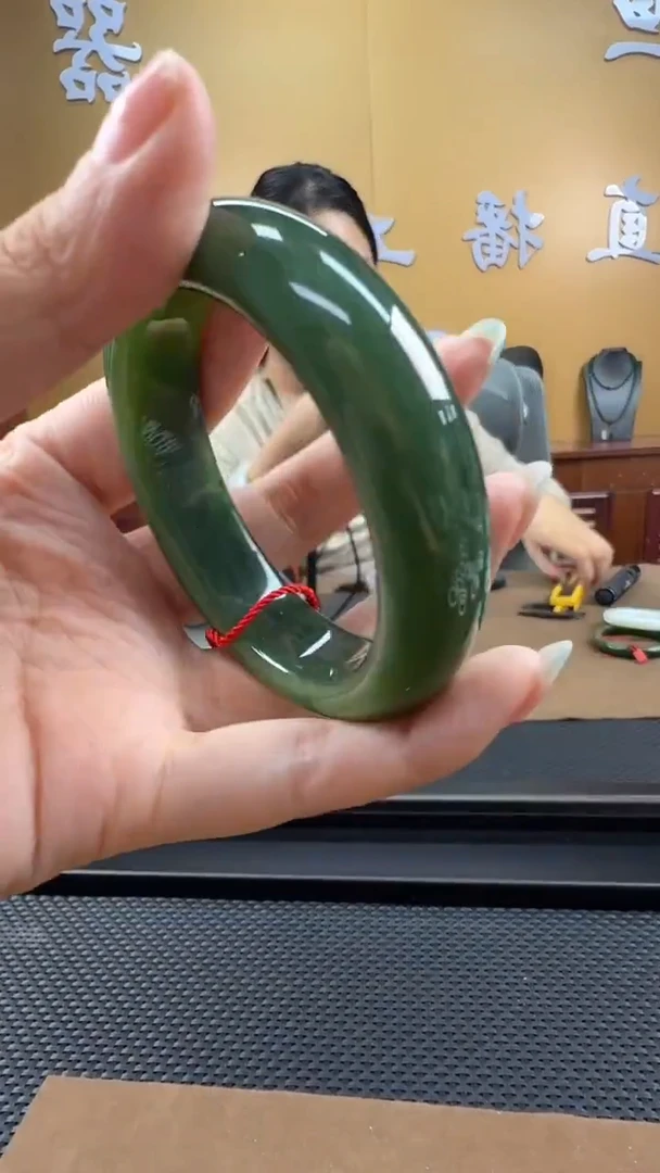 颈饰未镶嵌和田玉手镯56