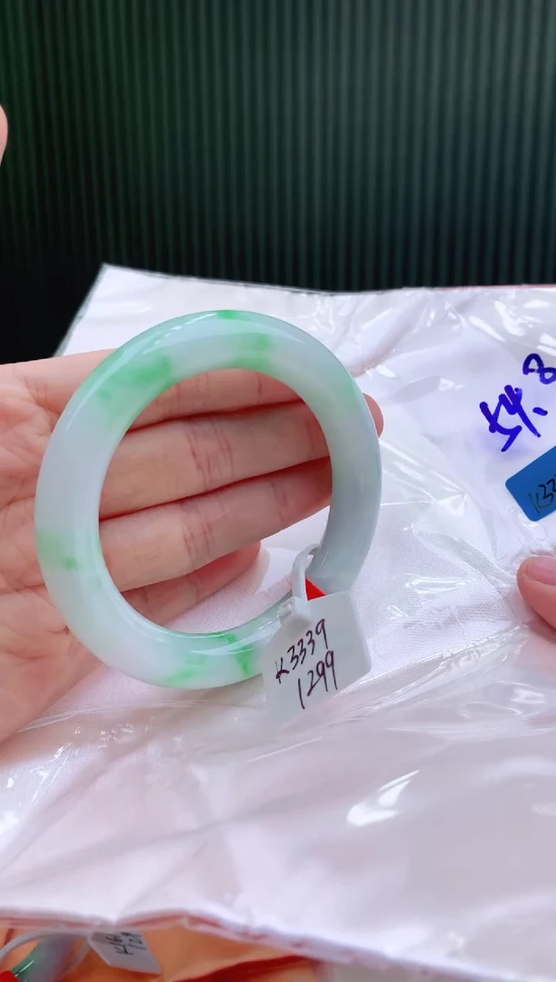 未镶嵌手镯翡翠54+