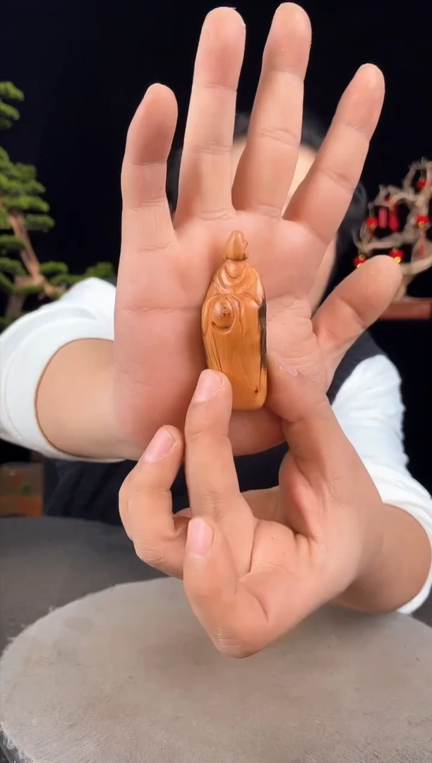 【闪购商品】非洲檀香无事牌手工摆件,先抢先得!