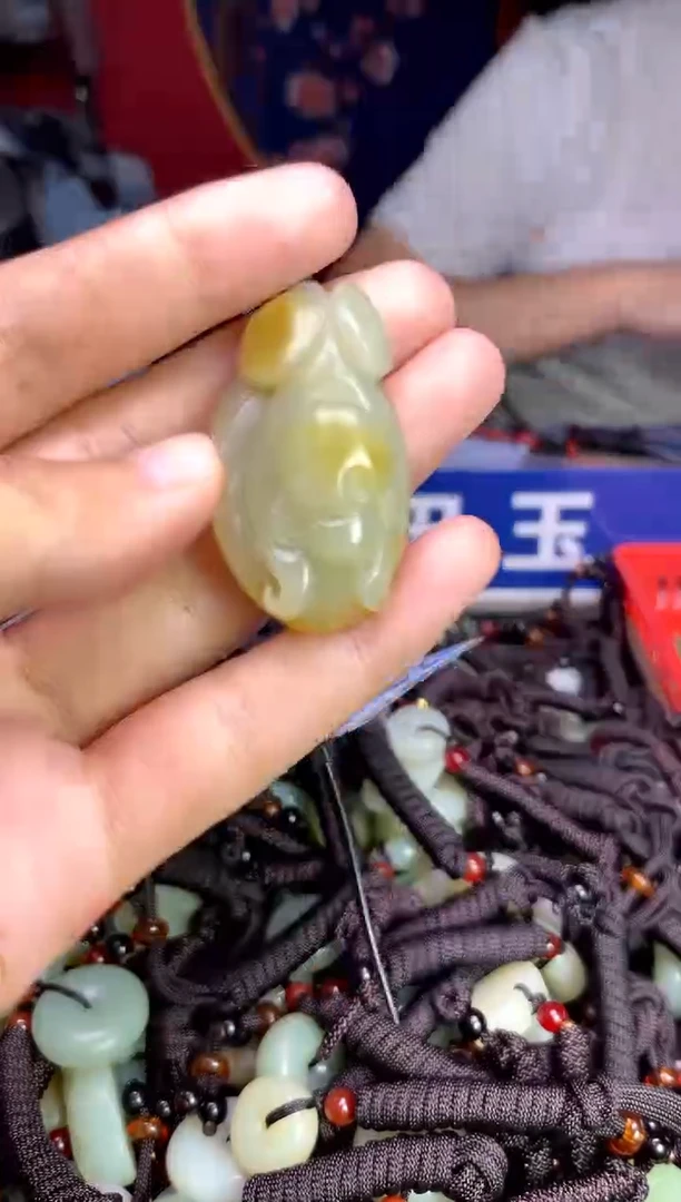 未镶嵌和田玉挂件1