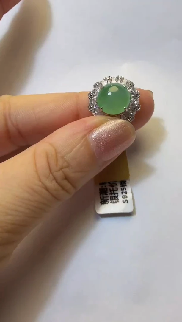 银S925镶嵌戒指翡翠哈*妹银镶缅翡A货翡翠戒指