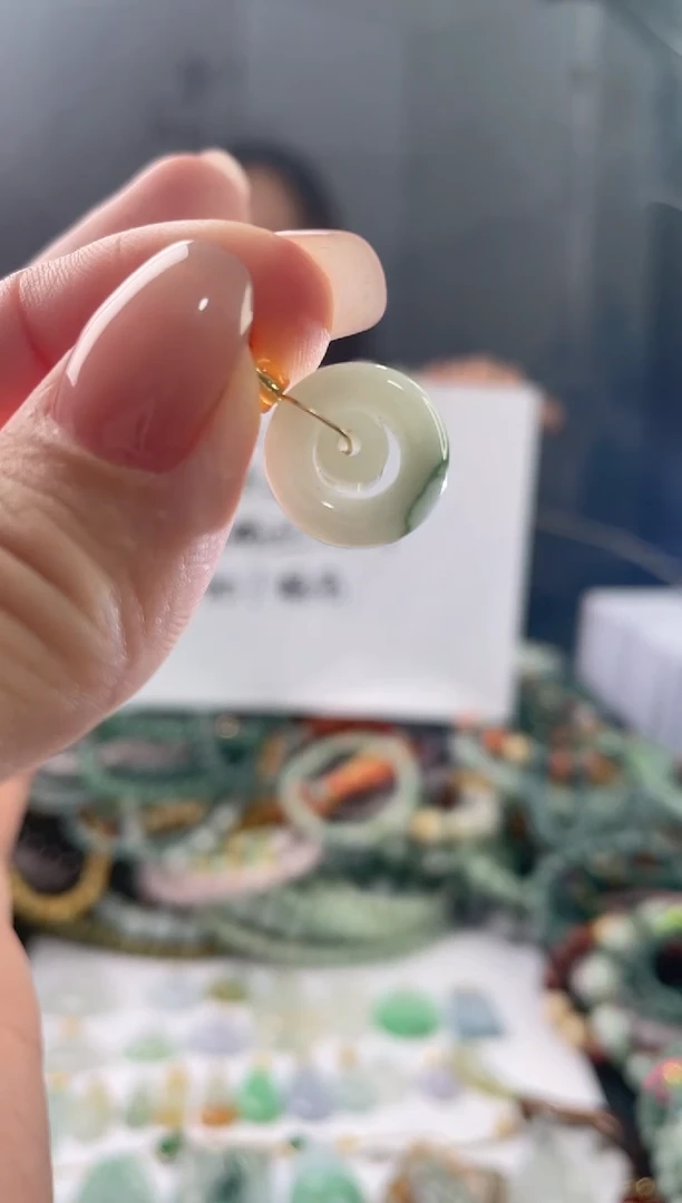 翡翠未镶嵌吊坠(赠链)子母扣