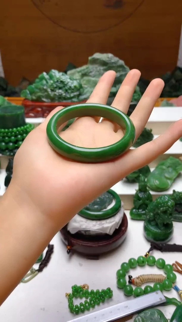 未镶嵌手镯和田玉（碧玉）5657