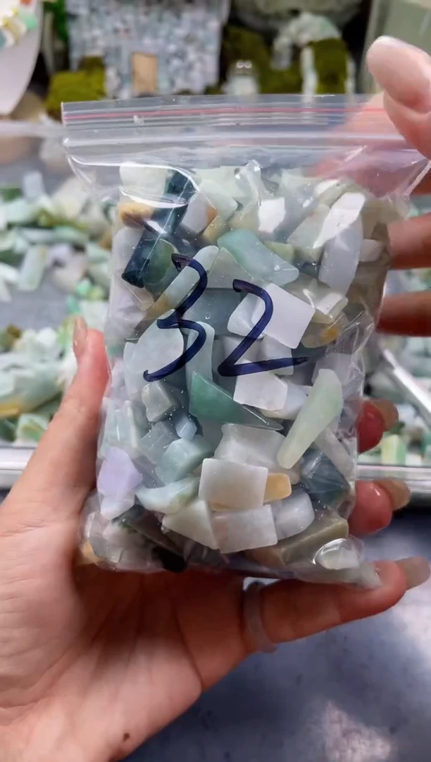 翡翠散珠天然翡翠小号500克32