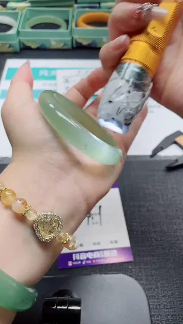 未镶嵌手镯石英质玉245-54