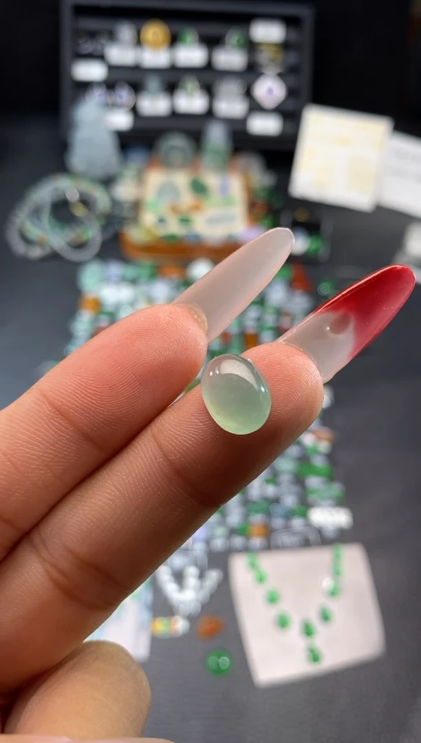 【闪购商品】翡翠挂件未镶嵌蛋面