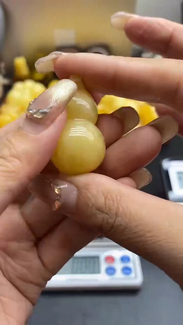 琥珀未镶嵌珠宝奇石2952