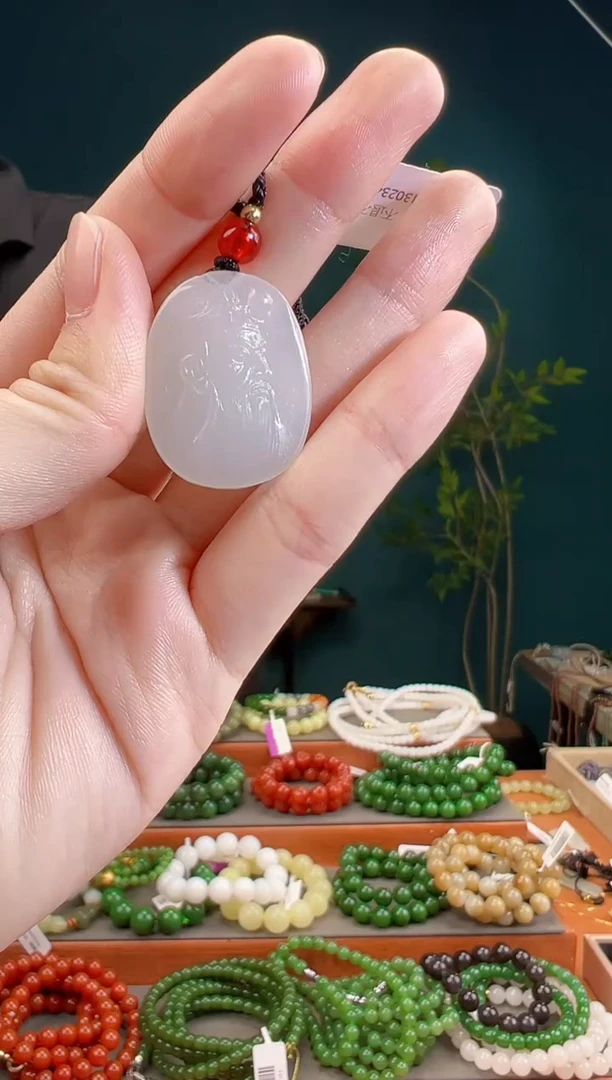 颈饰未镶嵌和田玉一物一证 拍一单发一个