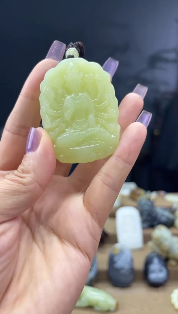 颈饰未镶嵌和田玉1