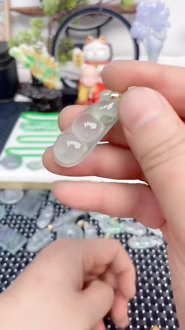翡翠未镶嵌颈饰3号吊坠