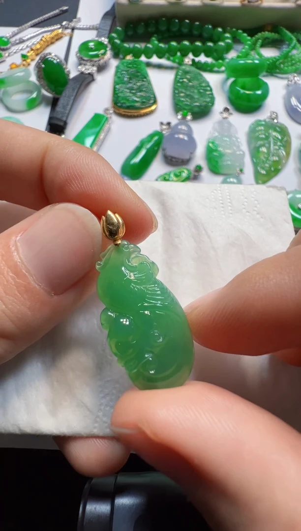 吊坠(不含链)18K金镶嵌翡翠1580